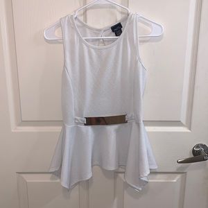 WHITE BLOUSE WITH GOLD ACCENT
